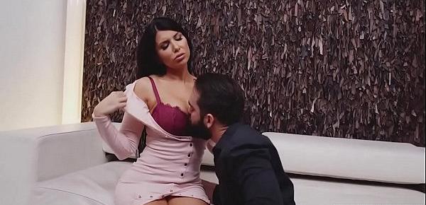  Hotwife Romi Rain give it her all to STRANGER